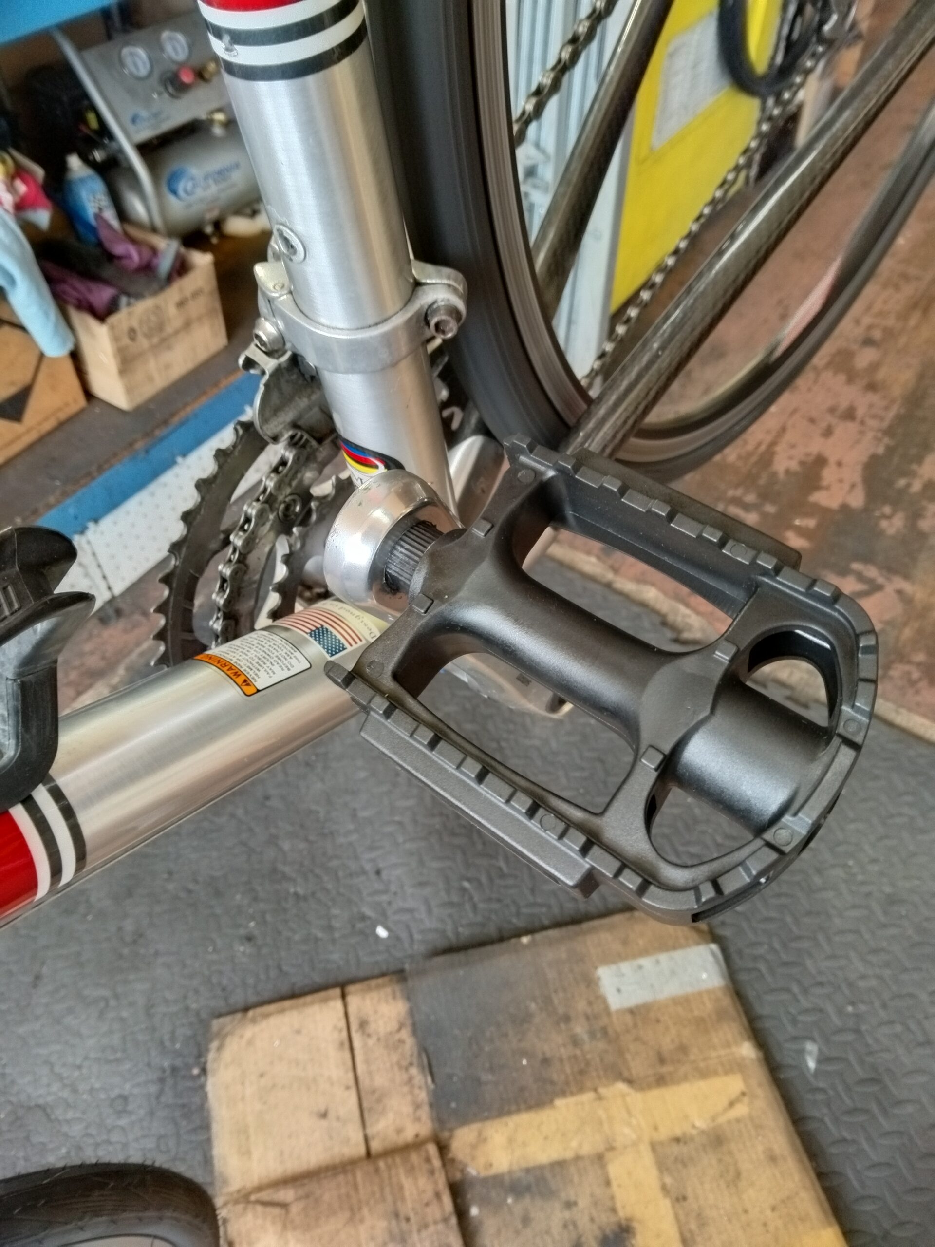 Pedals Tightening